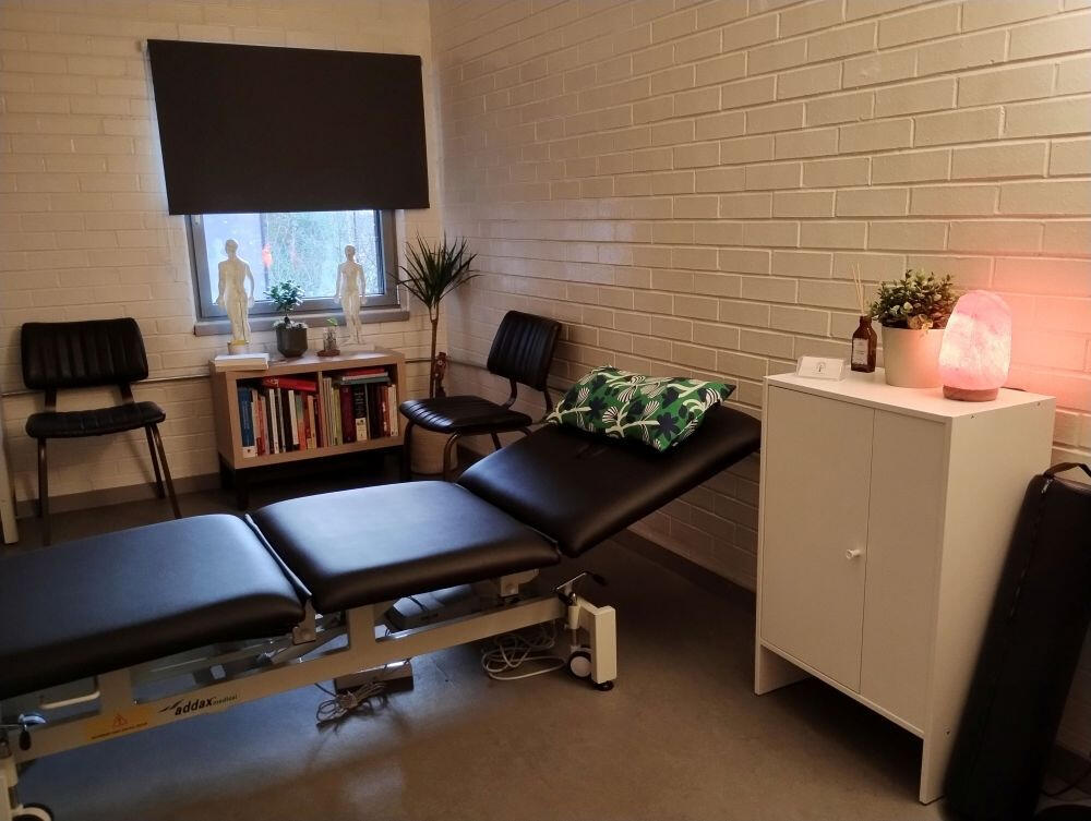 Jane Eaglesham Acupuncture clinic room Cosy acupuncture treatment room at Jane Eaglesham Acupuncture clinic